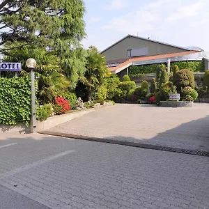 Hotel City Legnano Λενιάνο