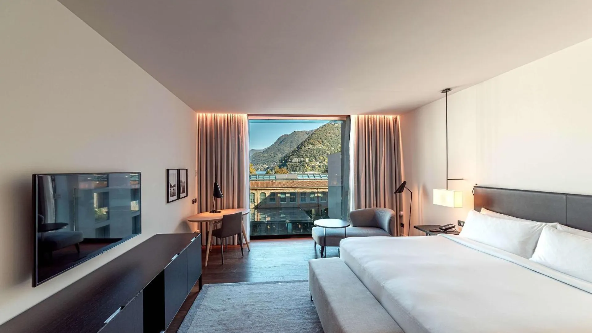 **** Hotel Hilton Lake Como Italy