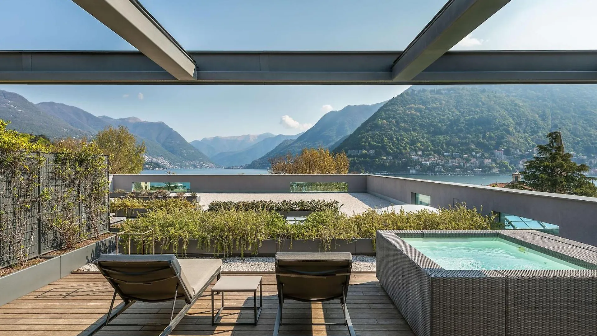 Hilton Lake Como 4*,  Itálie