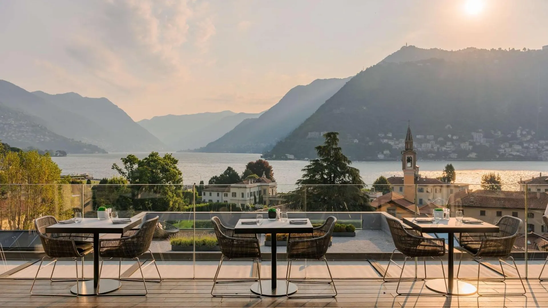 **** Hotel Hilton Lake Como Itálie