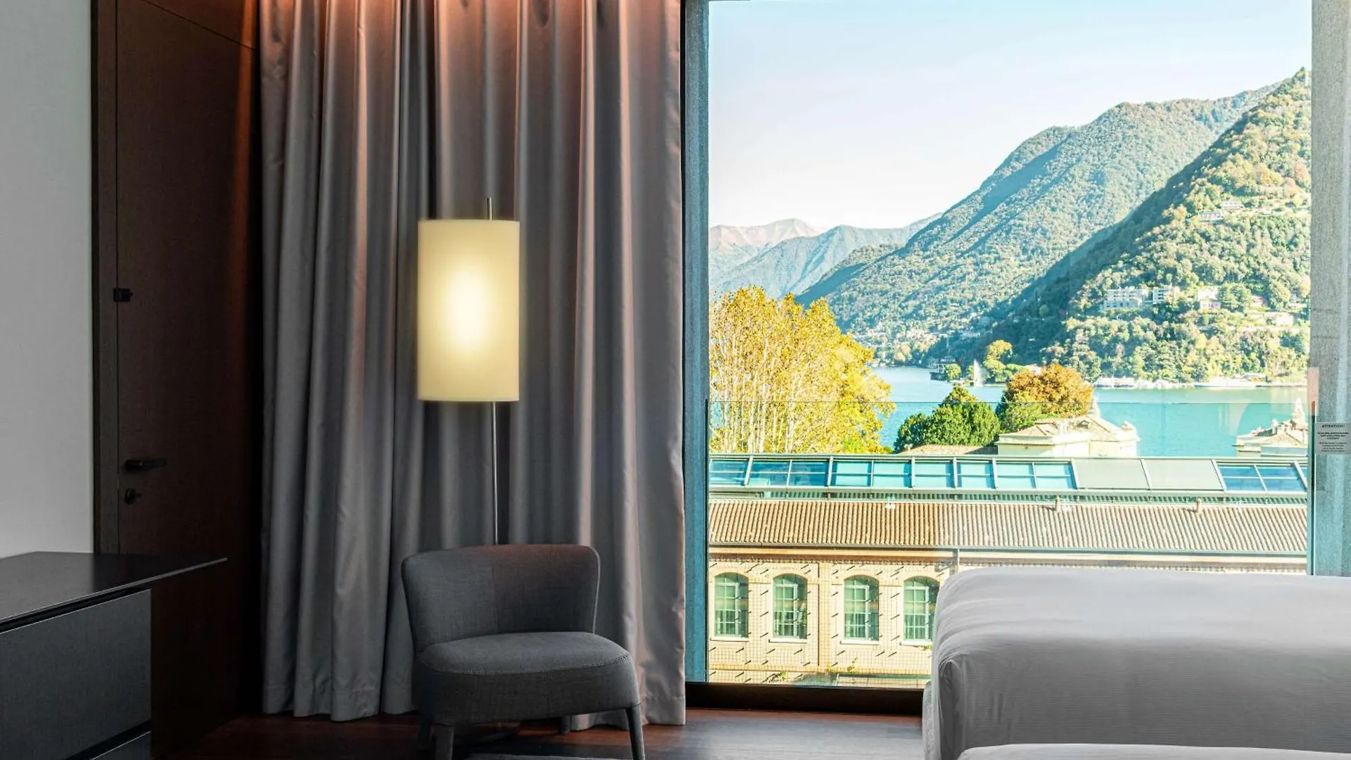 Hilton Lake Como 4*,  Italië