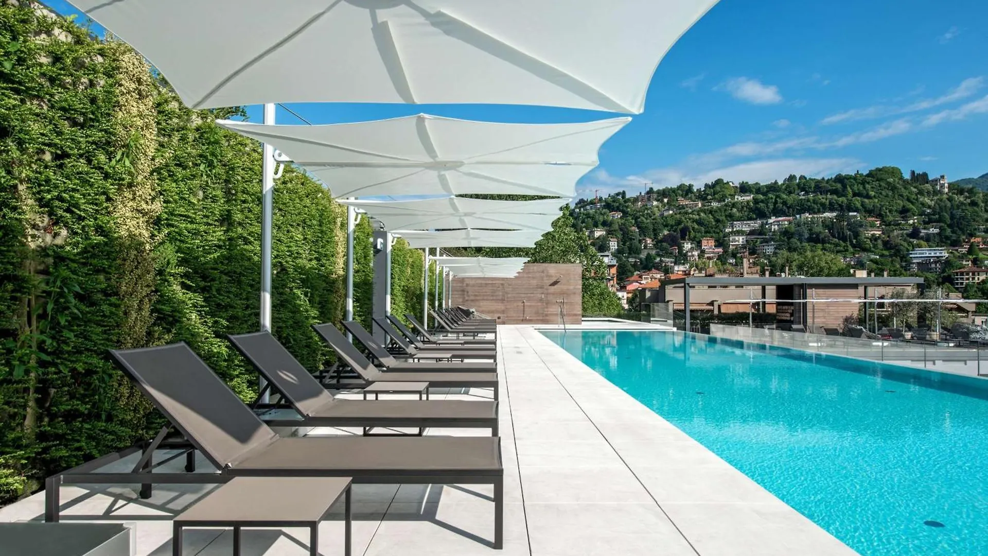 Hilton Lake Como 4*,  Italië