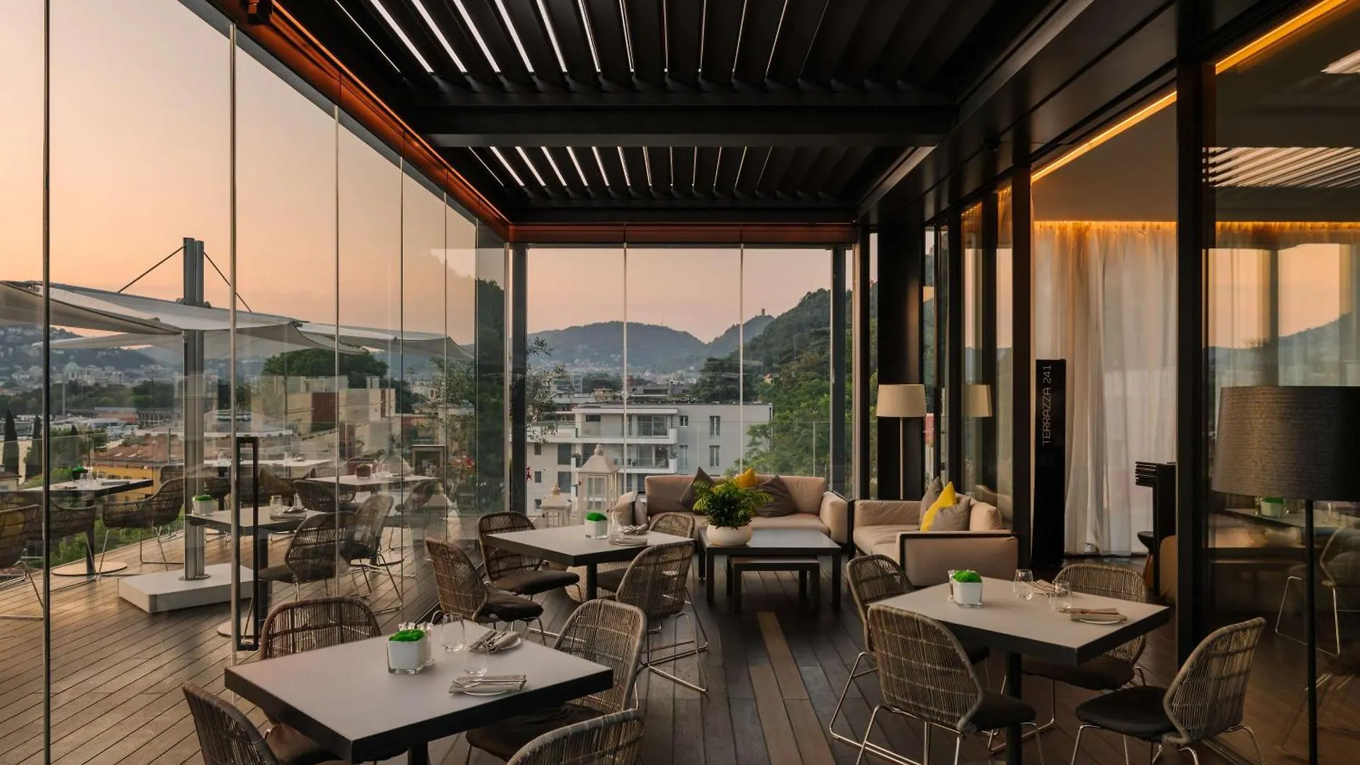 **** Hotel Hilton Lake Como Italië