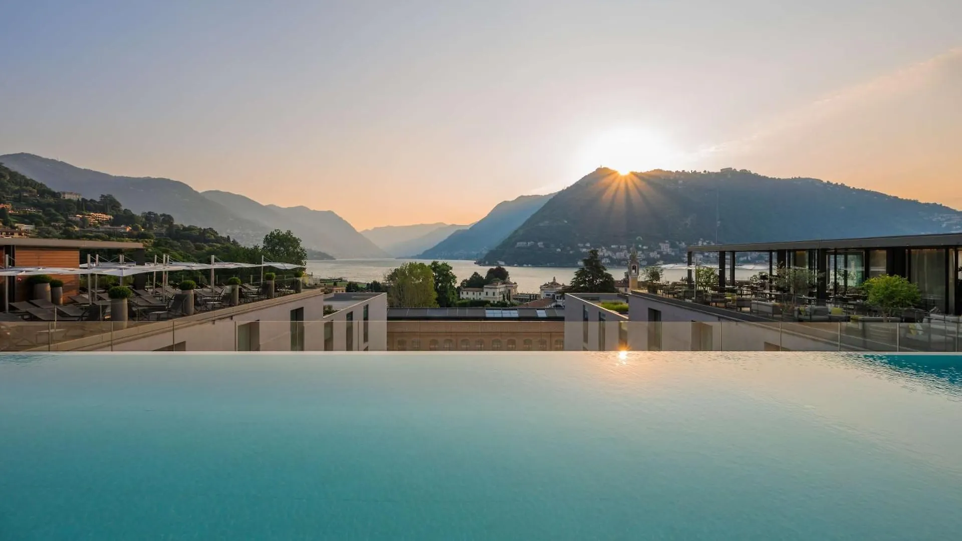 Hilton Lake Como 4*,  Italië