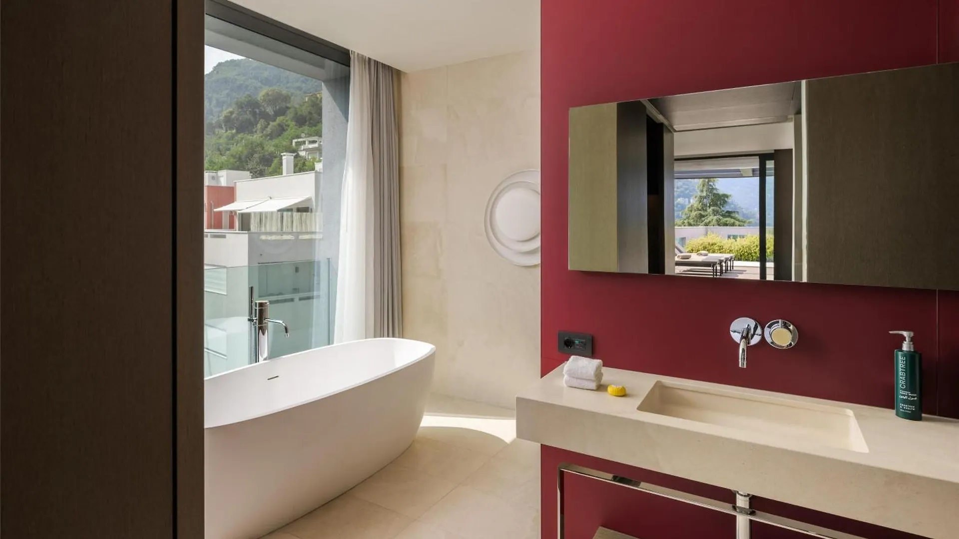 Hilton Lake Como 4*,  Italy